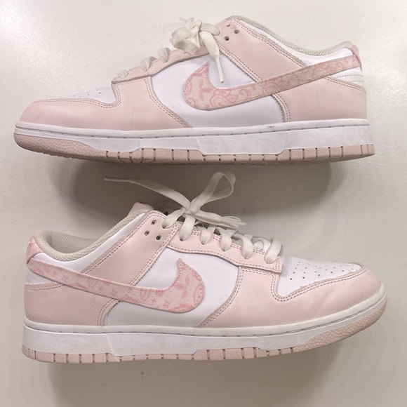 Pink Paisley Dunks size 11 women’s - Picture 1 of 6